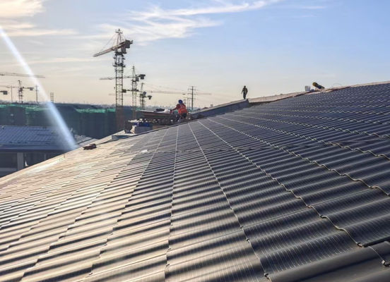 Kích thước bên ngoài 723 * 500 * 41mm 40W BIPV tấm pin mặt trời với kính phía trước 5mm Glass Backsheet